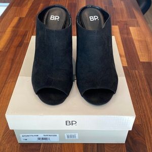 Ladies BP Gretta Mule Sandal, black, size 7. Faux Suede